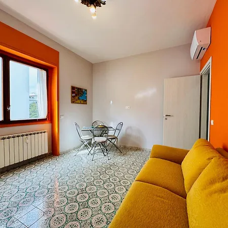 Πανσιόν Yourhome - Maison Nicole & Marie 4*