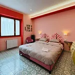 Yourhome - Maison Nicole & Marie Guest house 4*